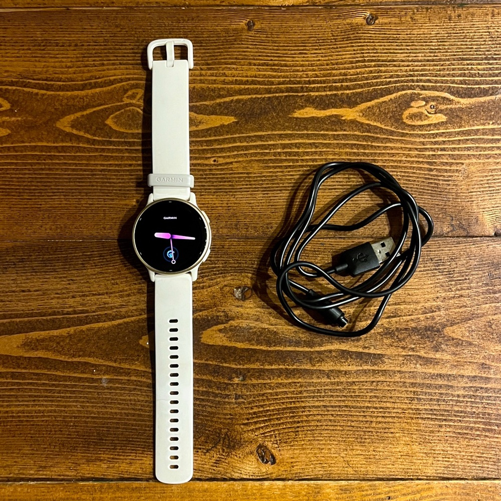 Gently used Garmin Vivoactive 5 42mm